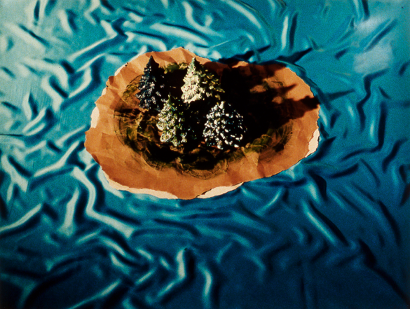 Lucie Lefebvre, de la série Les îles voyageuses, 1988, photo couleur, tirage chromogène, 102 x 82 cm.