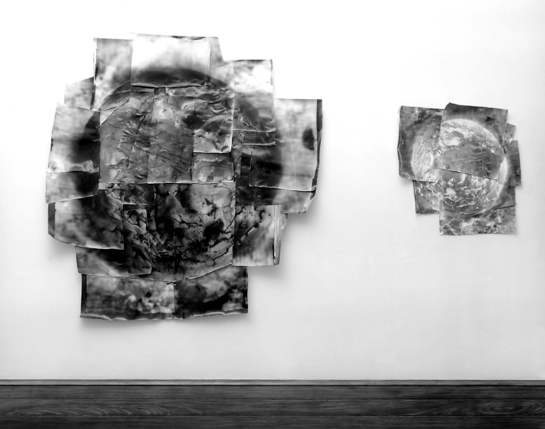 Stephan Ballard, Soleils mouvants, 1996, photographies noir et blanc, tirages argentiques, 100 x 100 cm et 40 cm x 40 cm.